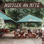 Hotylek Na Myte Konukevi 3*